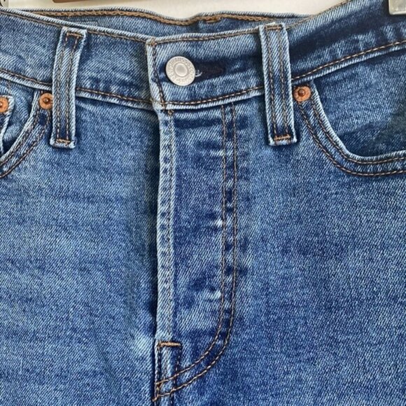 Levi’s Women Wedgie Straight Crop Denim High Rise Jeans • Medium Blue Wash • 24 - Picture 4 of 10